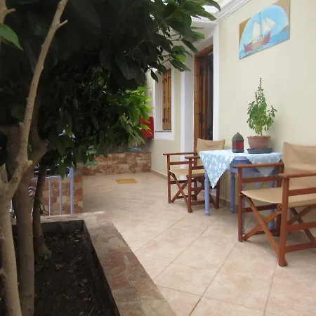 克里撒客房旅馆 *