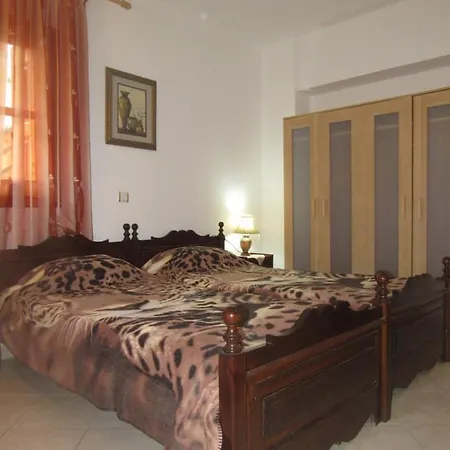 克里撒客房旅馆 *