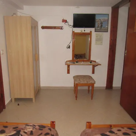 克里撒客房旅馆 *