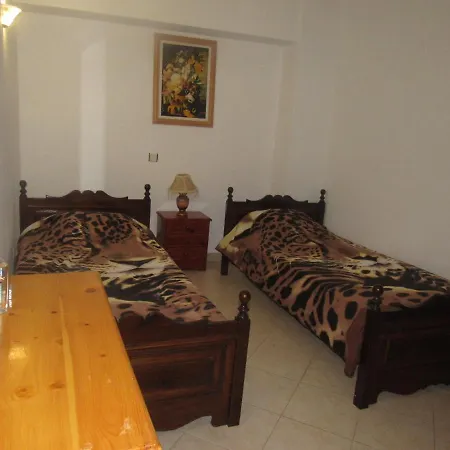 克里撒客房旅馆 *