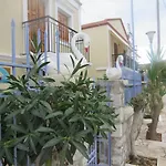 Chryssa Apartman Szími