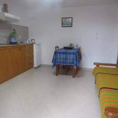 Apartment Chryssa *